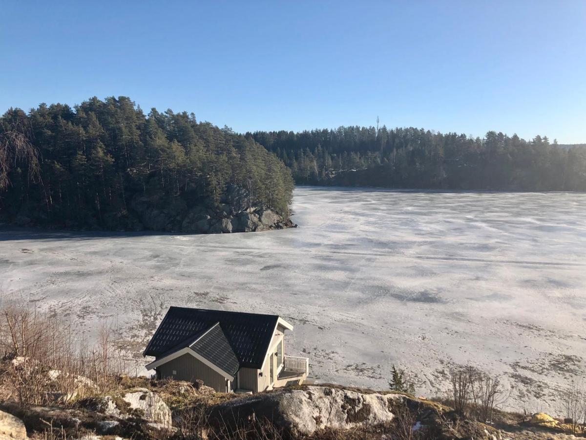 Lyseren Waterfront Cabin Omberg Exteriör bild